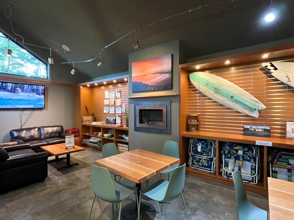 Surf Club, Long Beach Lodge Resort