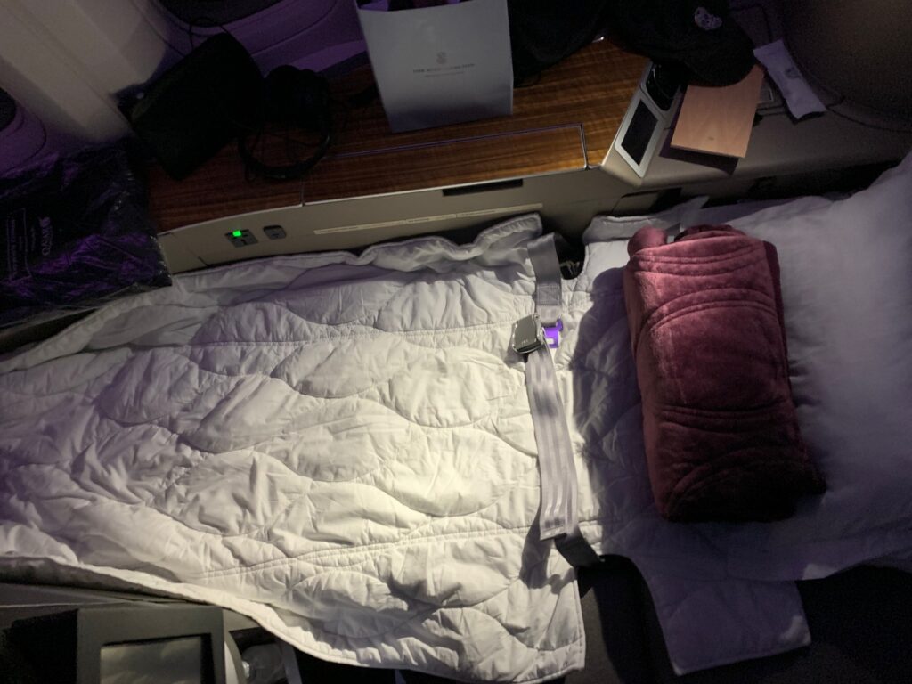 Qatar First Class Flat Bed, 777-300ER