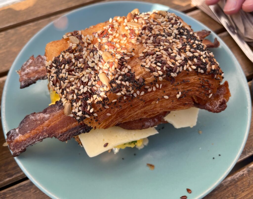 Grovbirkes Sandwich with Cheese and Bacon, Kantine San Francisco