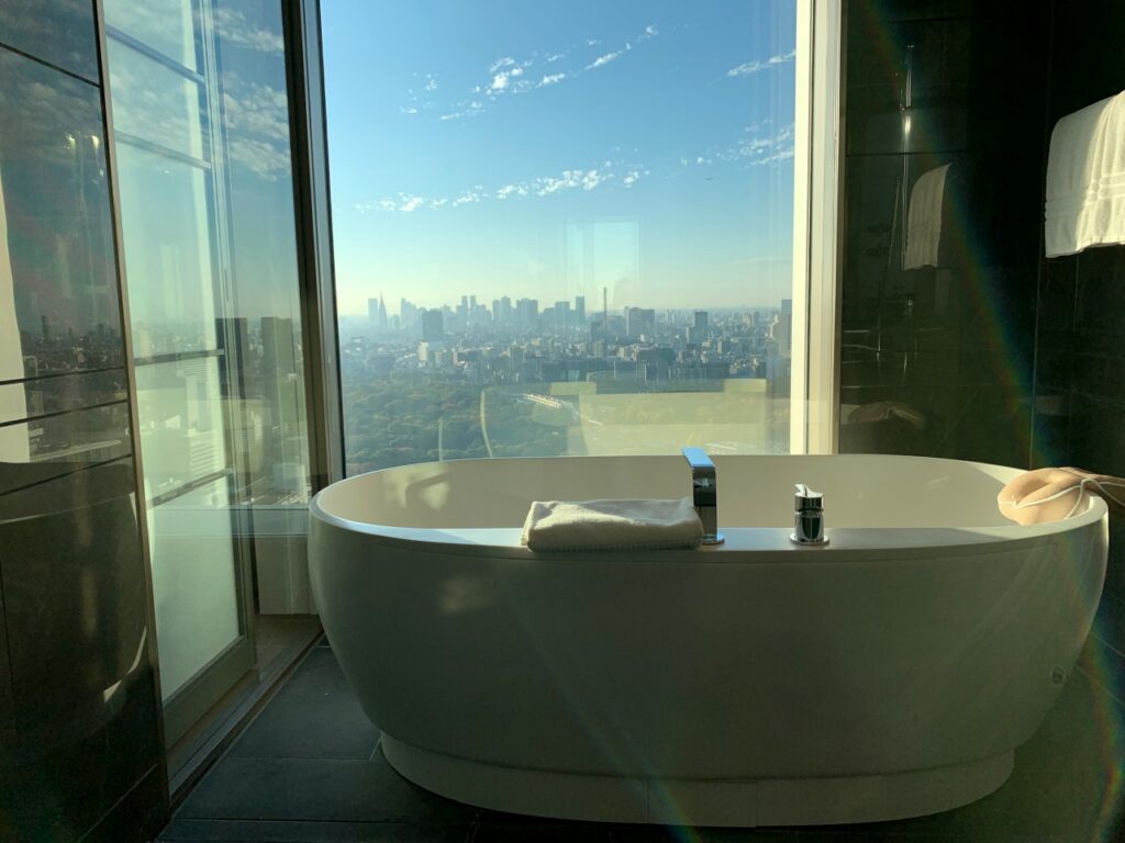 Soaking Tub, Deluxe Imperial Garden View Room, Four Seasons Tokyo at Otemachi