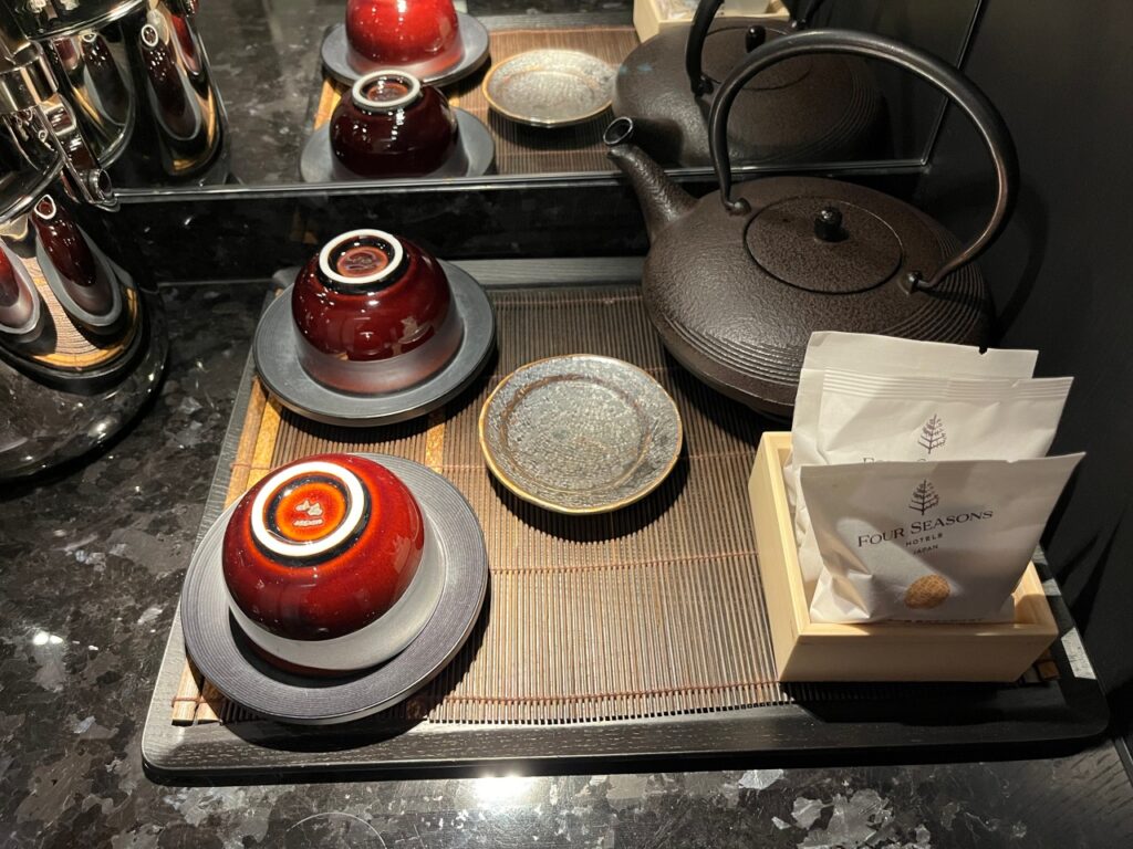 Japanese Tea Pot, Four Seasons Tokyo at Otemachi