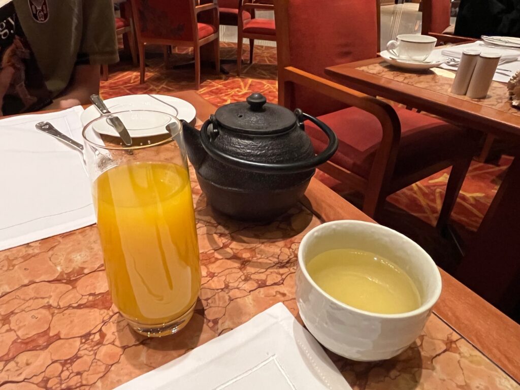 The Peninsula Tokyo Breakfast Orange Juice and Tea