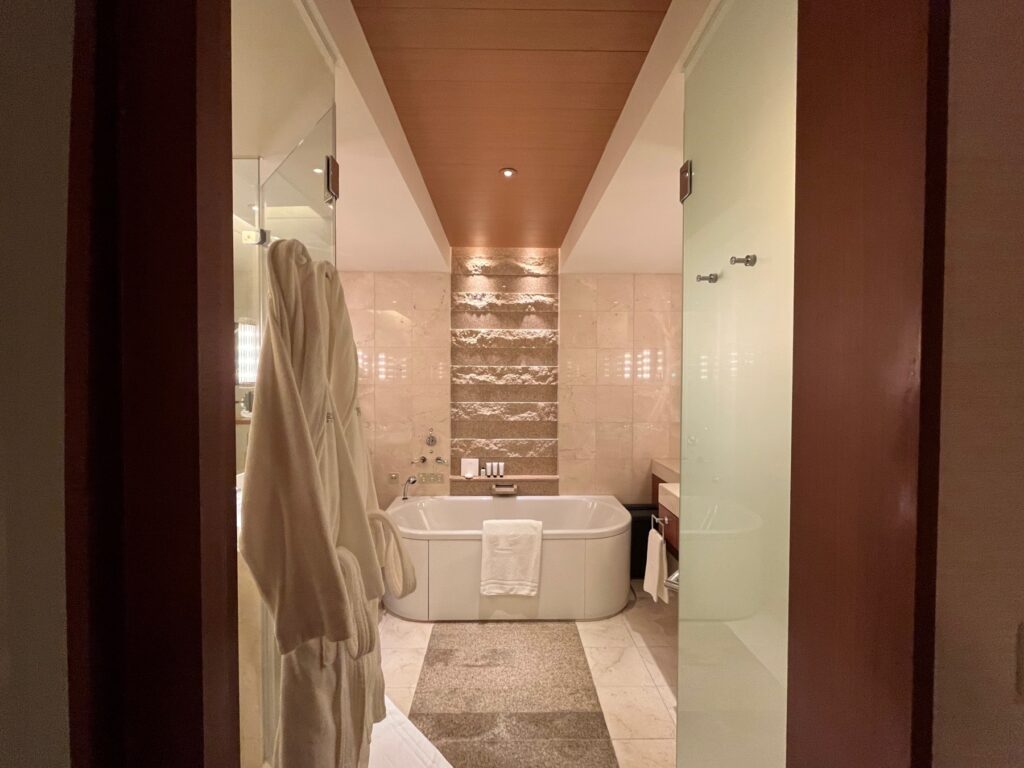 Premier Room Bathroom, The Peninsula Tokyo