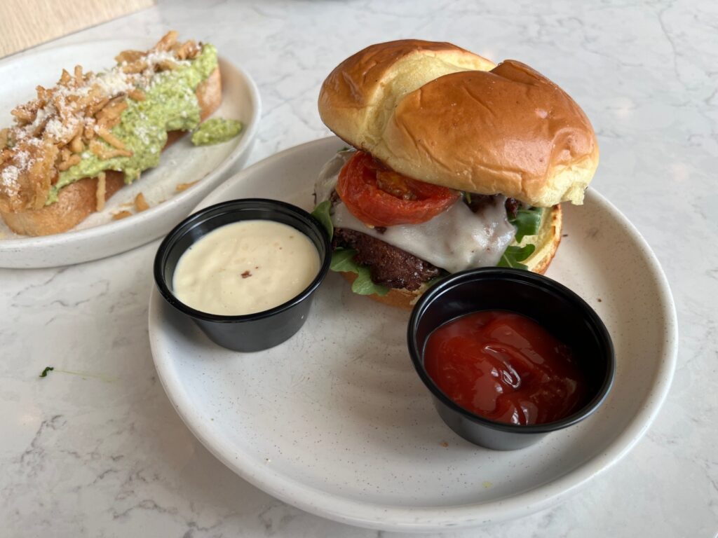 Sapphire Burger, Sapphire Lounge Boston Review