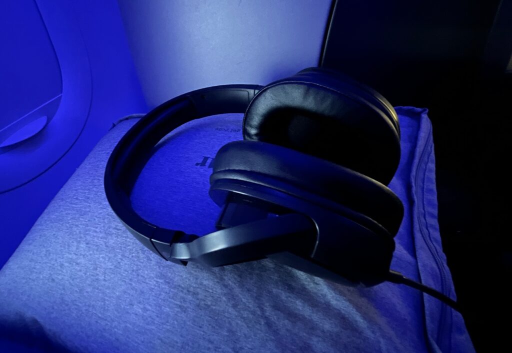 Headphones, JetBlue Mint