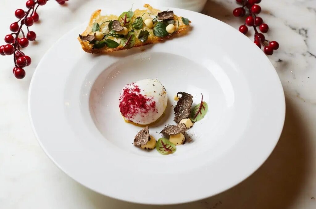 Sedna Restaurant, , Four Seasons Yacht