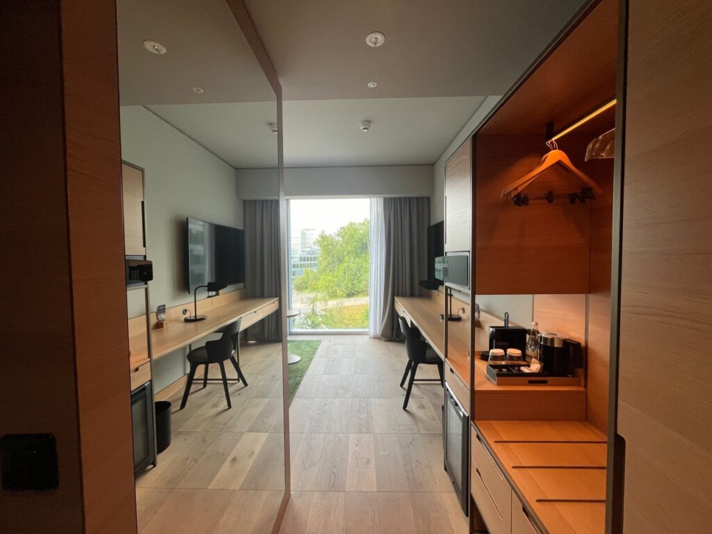 King Park View Room, Hyatt Regency Zurich Airport The Circle Review