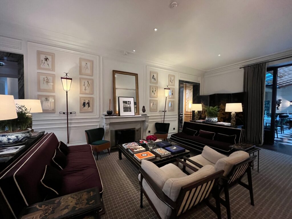 JK Place Paris Lobby